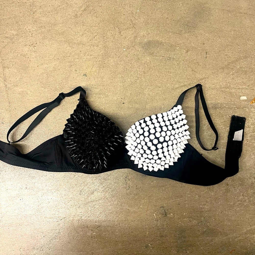 Spiky bra